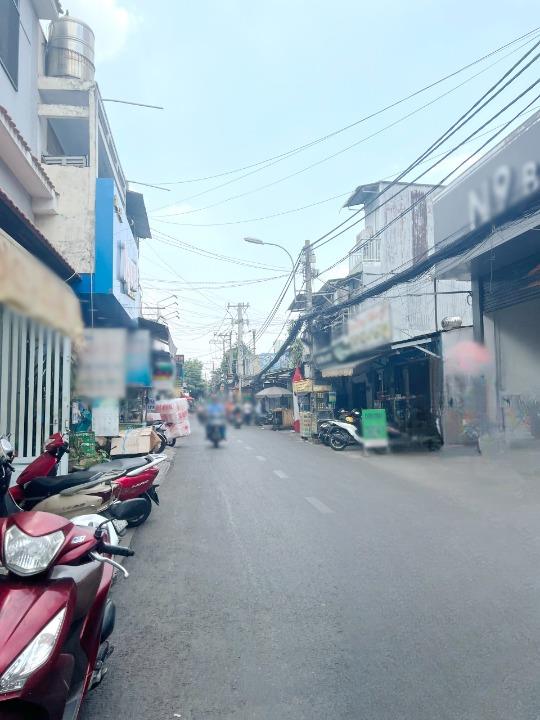 Nhà 3 tầng mặt tiền kinh doanh Đinh Hoà P13Q8. Giá 8.2 tỷ