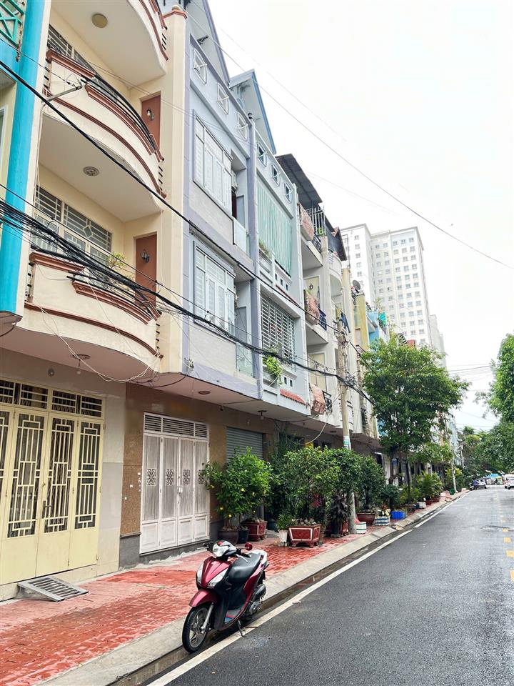 Nhà 4 tầng 2 Mặt tiền đường số Cao Lỗ P4 P.Chánh Hưng. Giá: 12.5 tỷ