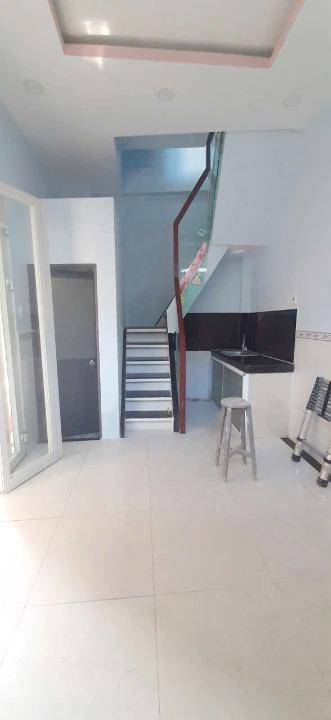 Nhà góc 3 tầng hẻm thông 432 Dương Bá Trạc P1Q8. Giá 2.25 tỷ TL