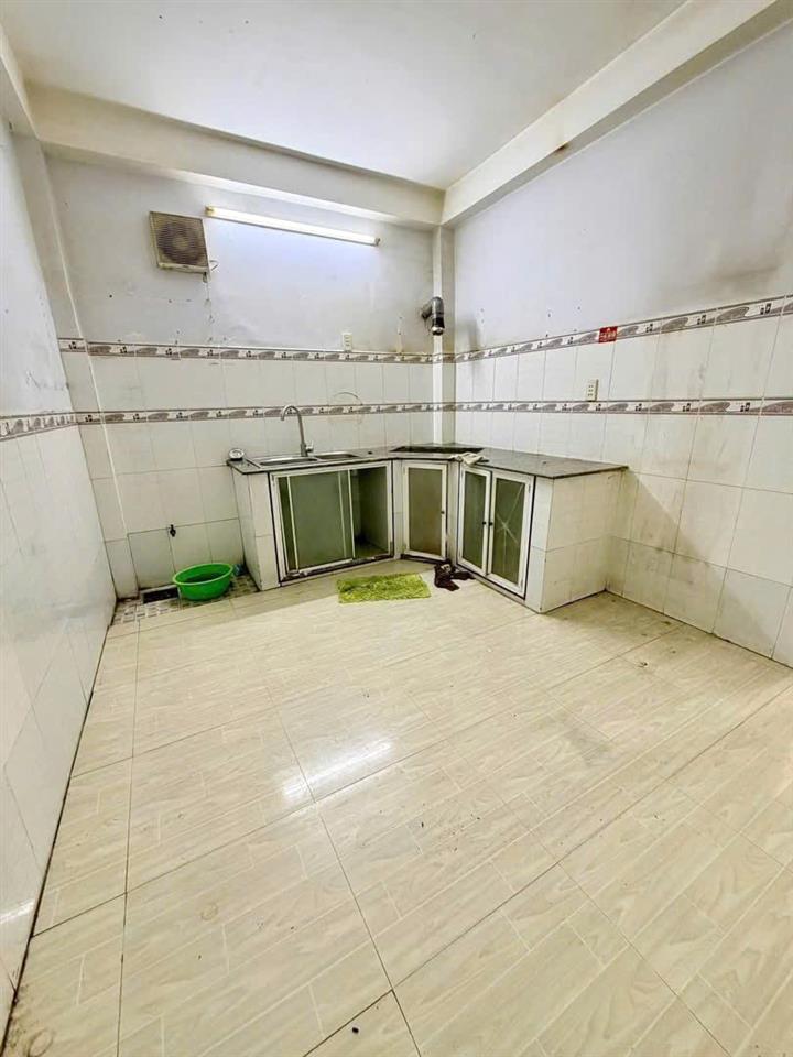 Nhà 2 tầng vị trí đẹp hẻm 314 đường Âu Dương Lân P3Q8. Giá: 5.48 tỷ