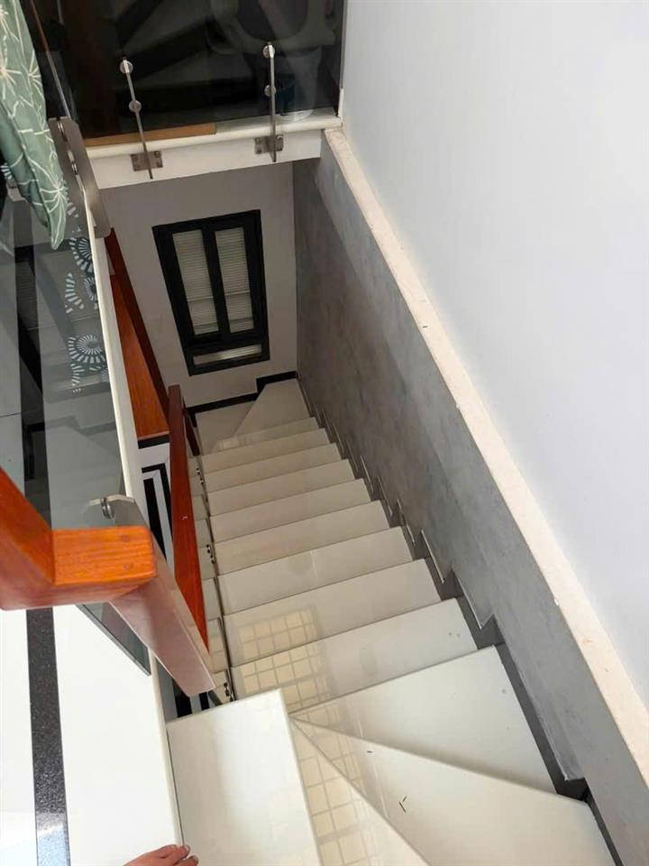 Nhà mới 4 tầng mặt tiền Nguyễn Thị Tần P2Q8. Giá: 12.7 tỷ