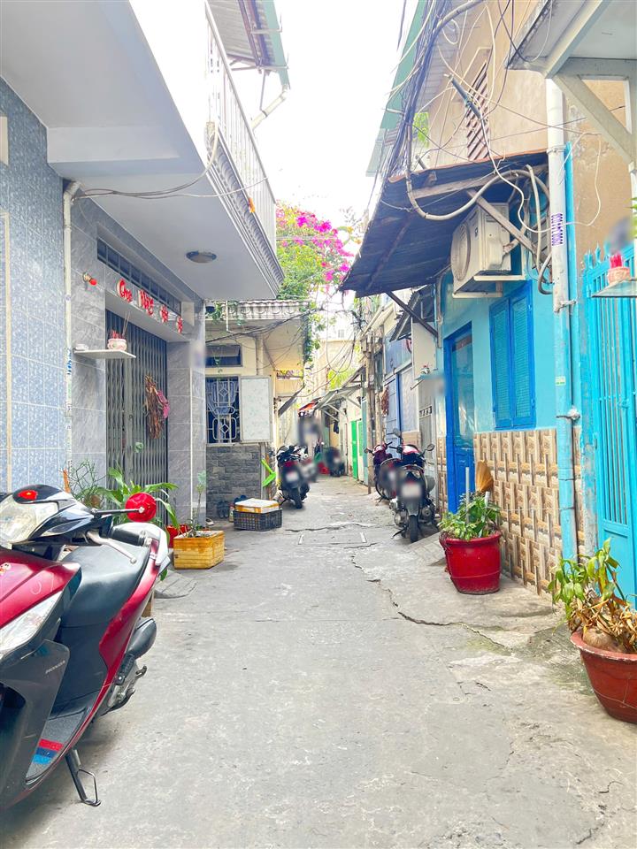 Nhà cấp 4 (6.3x13.5m) nở hậu hẻm cụt đường Phạm Hùng P4Q8. Giá: 6 tỷ