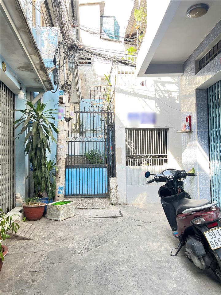Nhà cấp 4 (6.3x13.5m) nở hậu hẻm cụt đường Phạm Hùng P4Q8. Giá: 6 tỷ