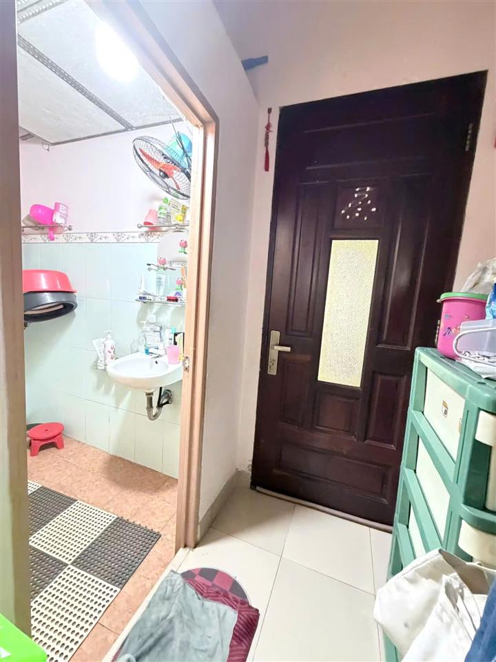 Nhà 4 tầng hẻm thông sát bờ kè hẻm thông Ba Đình P10Q8. 5.28 tỷ