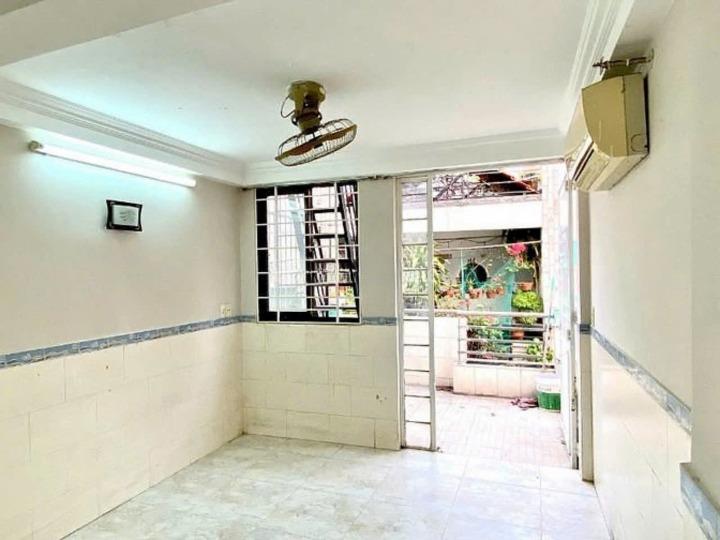 Nhà mới 4 tầng sát đường Huỳnh Mẫn Đạt P4Q5
