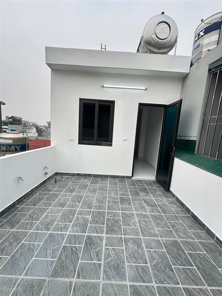 Chính chủ bán nhà ngõ 153 cầu cốc 40m2 5.5 tầng thang máy, oto đỗ cổng 8.6 tỷ. nội thất như hình