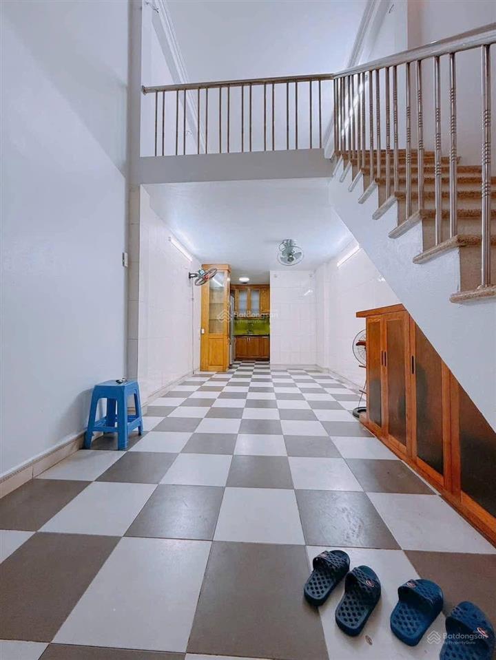 Bán nhà rẻ nhất xuân phương 30m2 5 tầng dân tự xây như mới 5.6 tỷ.