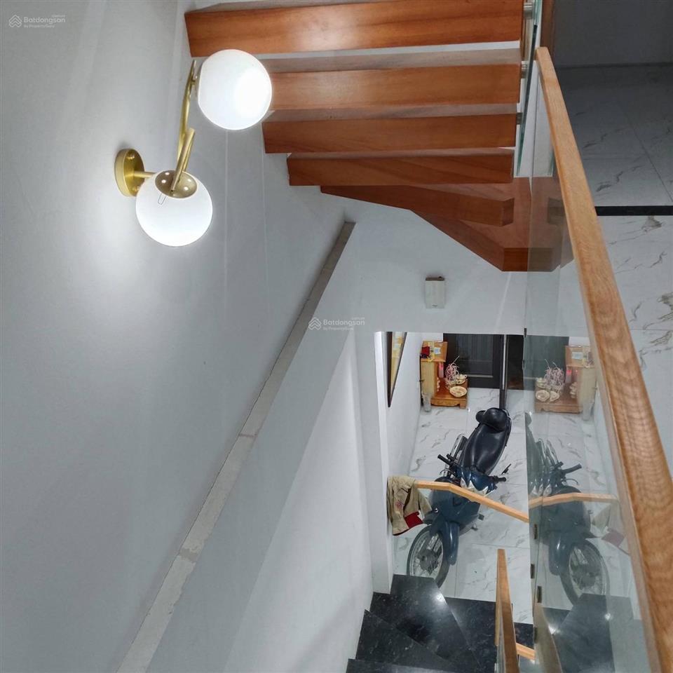 Bán nhà xuân phương 40m2 4 tầng 6.1 tỷ. ngõ thẳng tắp, cách ô tô 50m