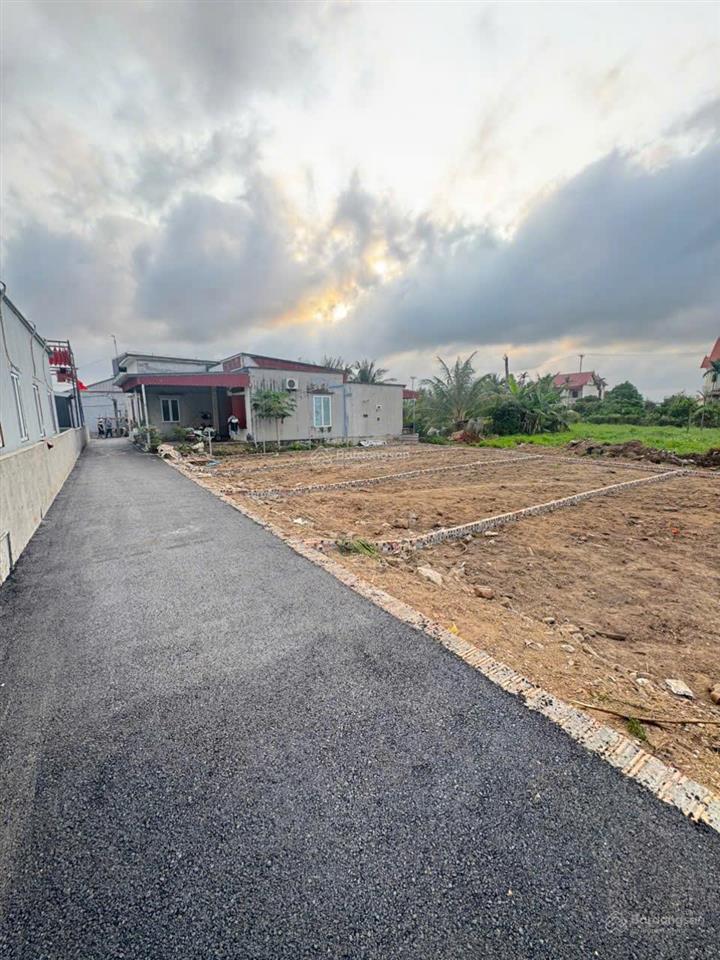 Cc bán lô f0 tuyến 2 hợp đức, ngõ rộng trải nhựa, oto vào tận đất