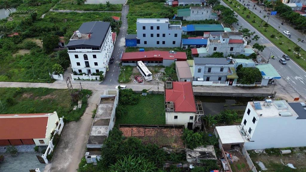 Cần bán lô đất cách nút giao 353  đường bộ ven biển cách chỉ 40 mét