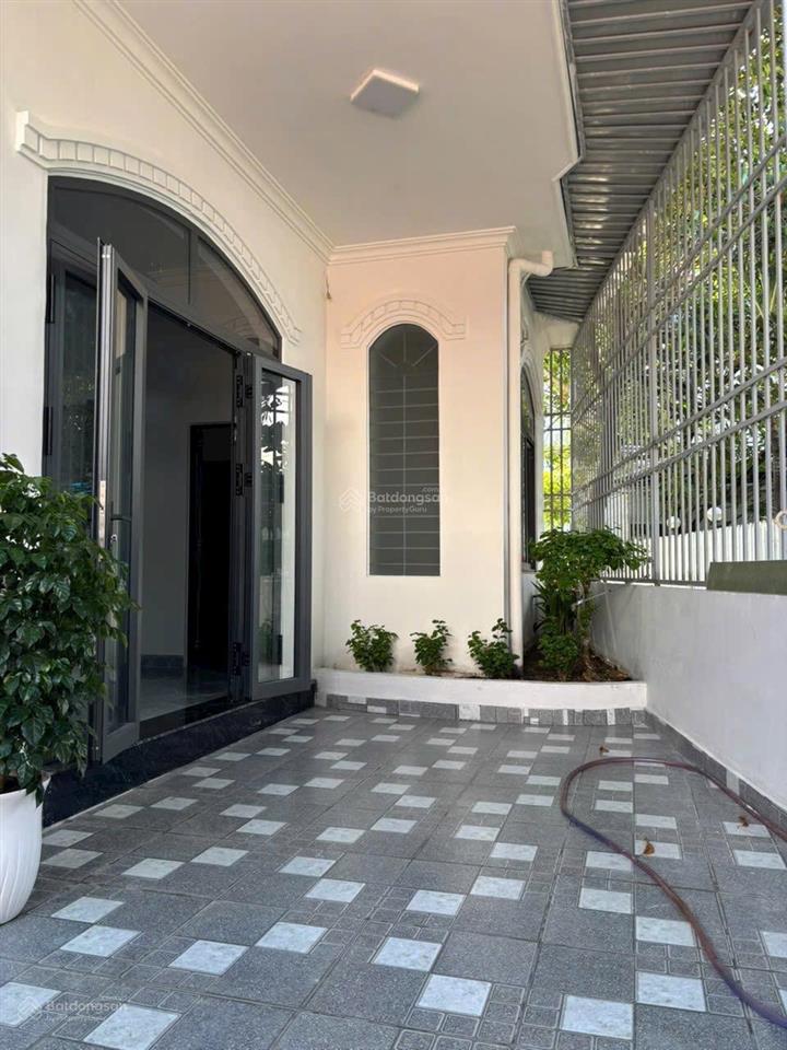 Chỉ 8 tỷ bán nhà3 mặt tiêng 95m2 đường nguyễn khắc viện, vĩnh hoà, nha trang 0964 326 ***