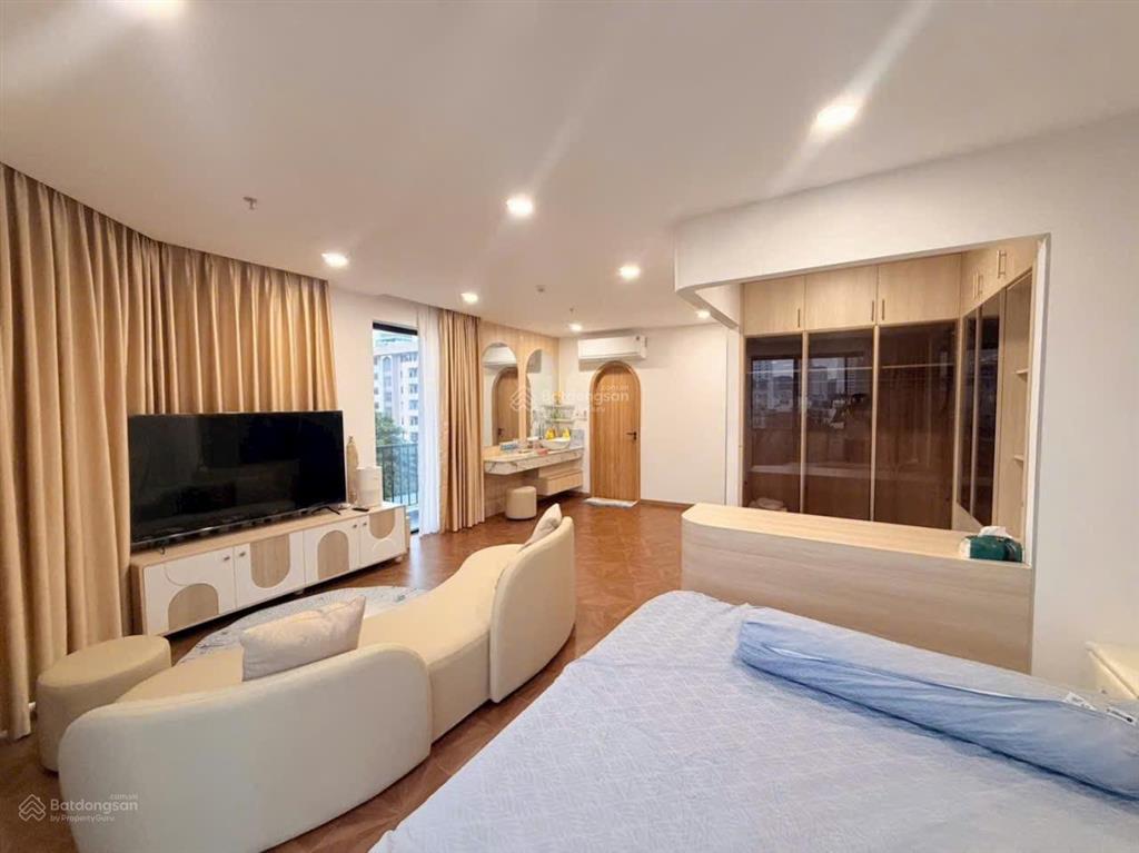 Căn góc 7 tầng ngay trung tâm thành phố nha trang. mặt đường lý tự trọng đang cho thuê 165 triệu/th