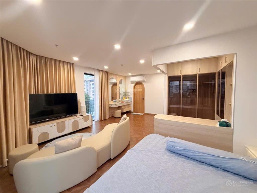 Căn góc 7 tầng ngay trung tâm thành phố nha trang. mặt đường lý tự trọng đang cho thuê 165 triệu/th