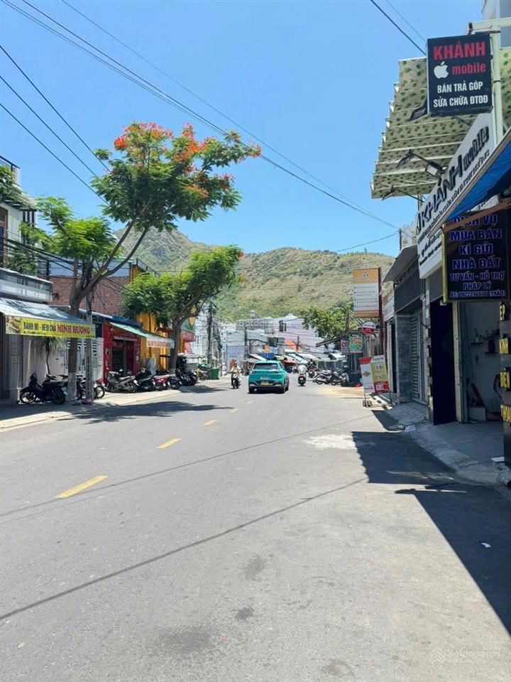 Bán 248m2 góc 2 mặt tiền đường dương hiến quyền, vĩnh hòa, nha trang chỉ 30 tỷ  0964 326 ***
