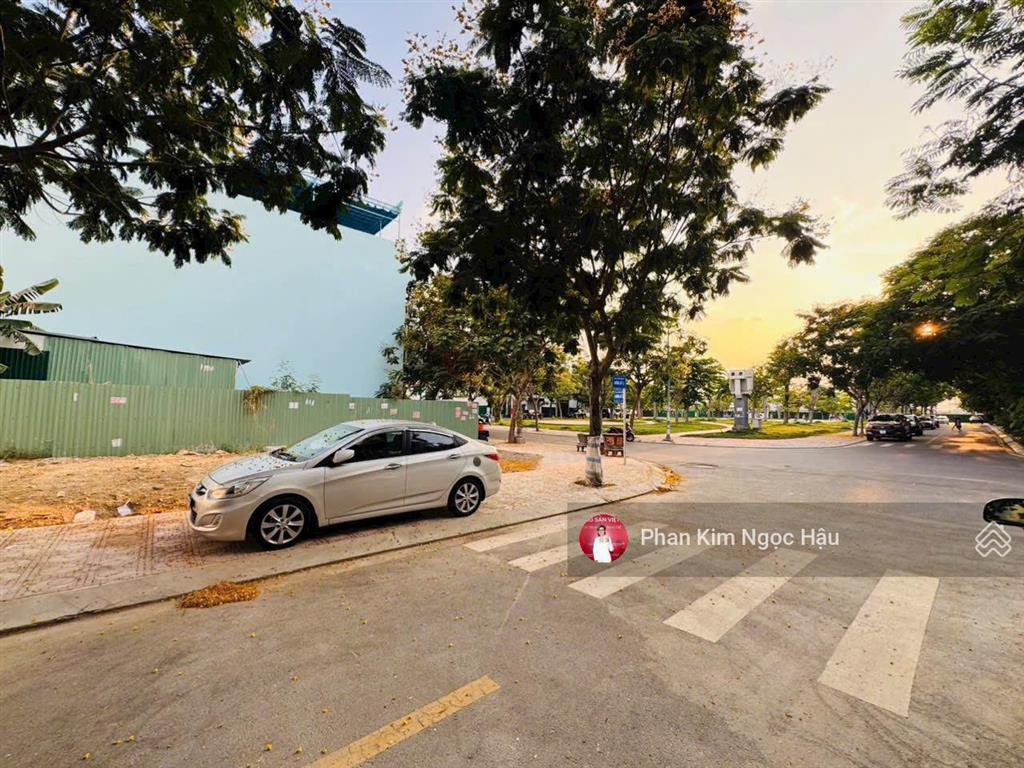 Bán lô góc đẹp đối diện công viên  khu đô thị hà quang 2 nha trang