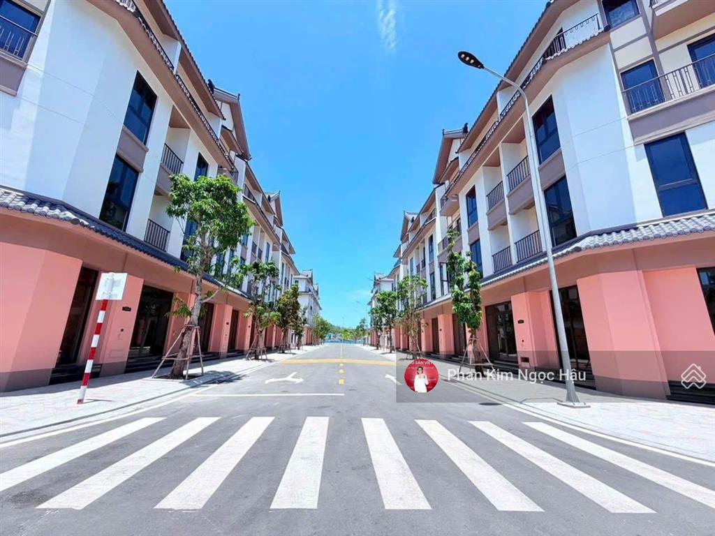 Chuyển nhượng căn góc 4 tầng xẻ khe hiếm có trục nt5a vinhomes pearl bay nha trang