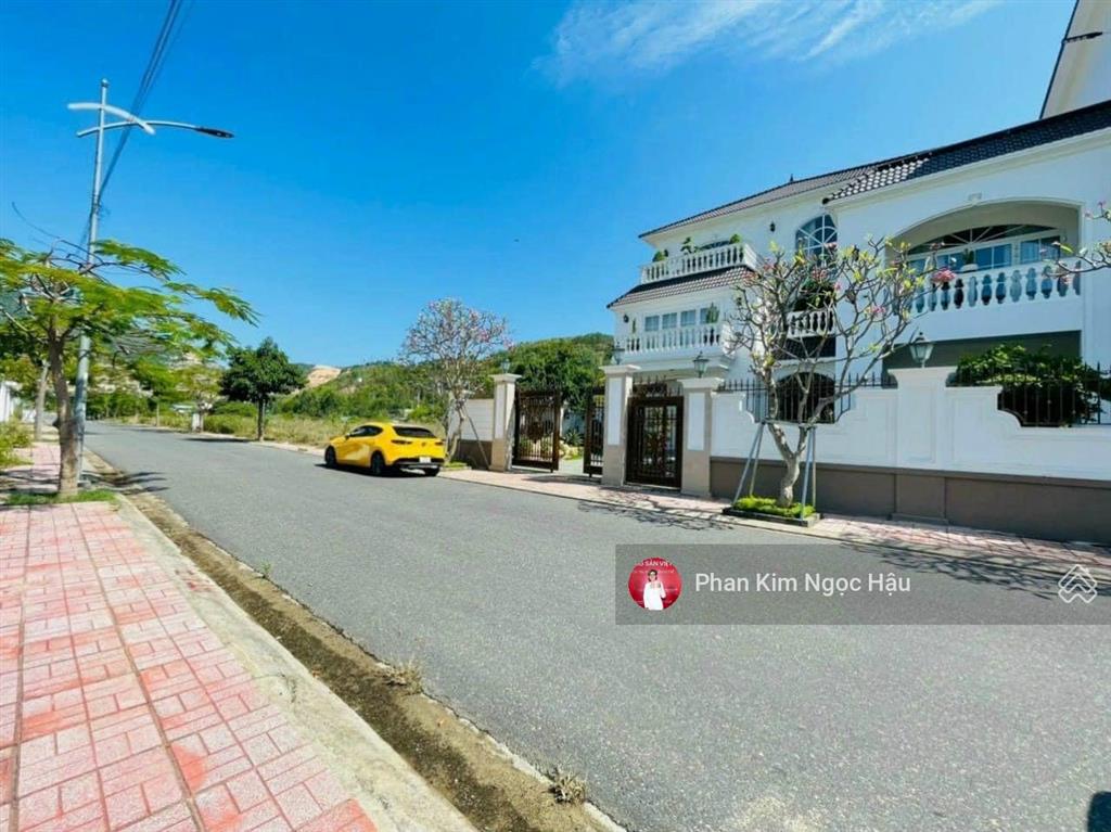 Cần bán nhanh lô đất nền biệt thự 300m² ven sông tắc nha trang giá 20 triệu/m2.