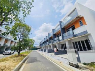 Bán căn nhà 3 tầng đường số 60 thông hồ bơi  mỹ gia gói 8 capella nha trang