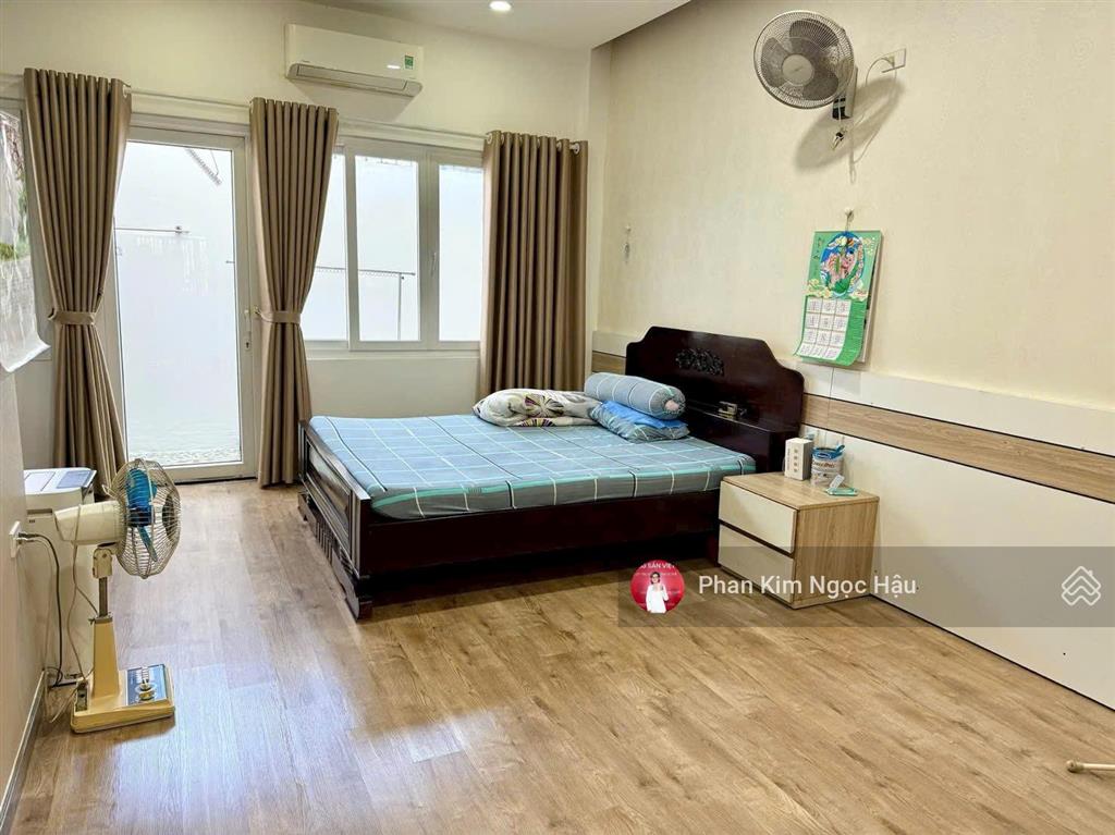 Nhà 3 tầng kđt hà quang 1 nha trang  đã có sổ hồng hoàn công giá 10,8 tỷ