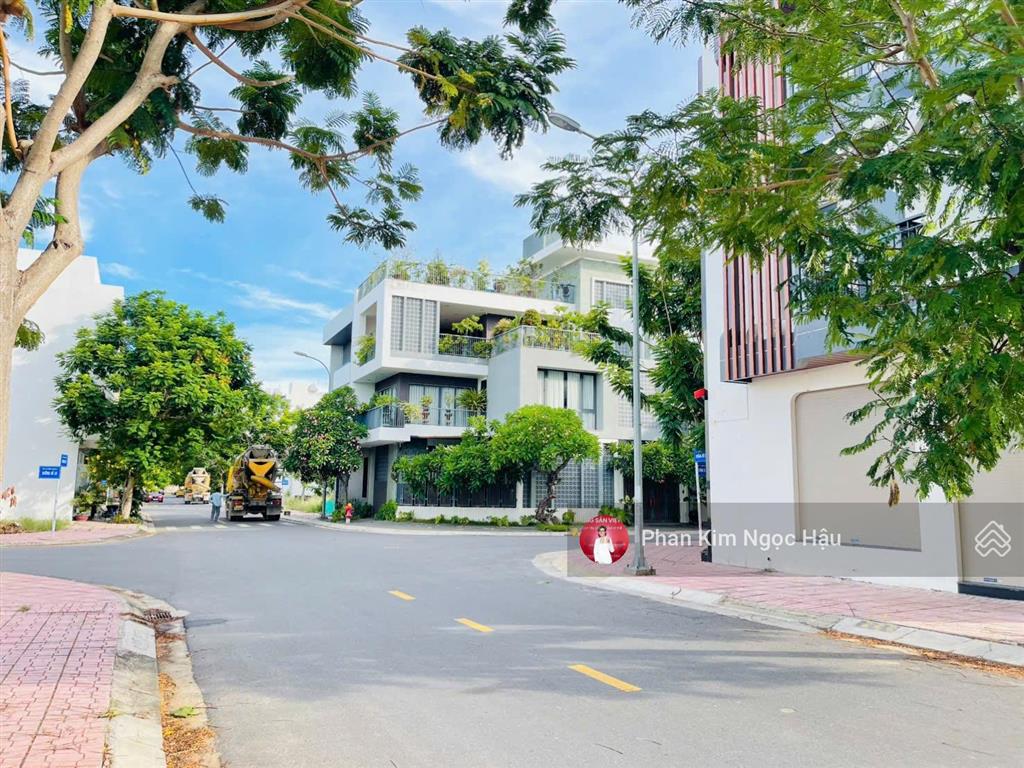 Bạn lô đất ngang 8mét khu đô thị hà quang 2 đường số 2 gần công viên giá 65 triệu/m2.