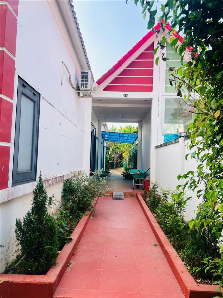 Cần bán gấp trong tháng 1  chỉ 3ty2 cho căn nhà vườn nằm trong cụm khu nhà vườn xã đất đỏ  tp hcm