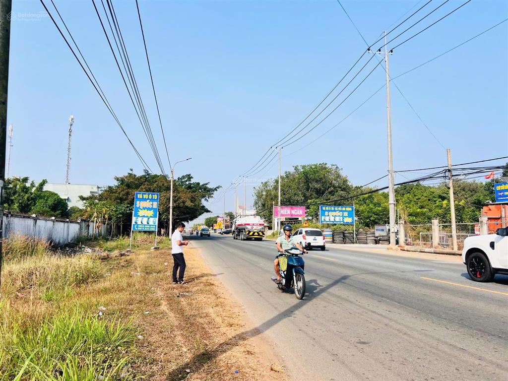 Vị trí siêu đắc địa  mặt tiền đường lớn ql55 ngay sát bên cổng khu công nghiệp đất đỏ