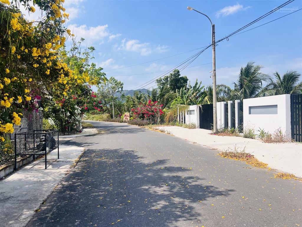 Siêu rẻ đẹpsổ sẵn khu nhà vườn cực chill tại thị trấn phước hải  tp.hcm cách biển phước hải 4km