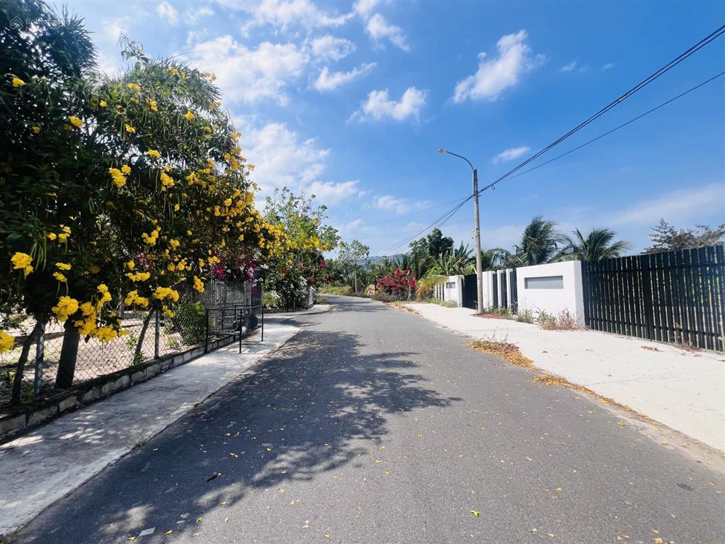 Siêu rẻ đẹpsổ sẵn khu nhà vườn cực chill tại thị trấn phước hải  tp.hcm cách biển phước hải 4km