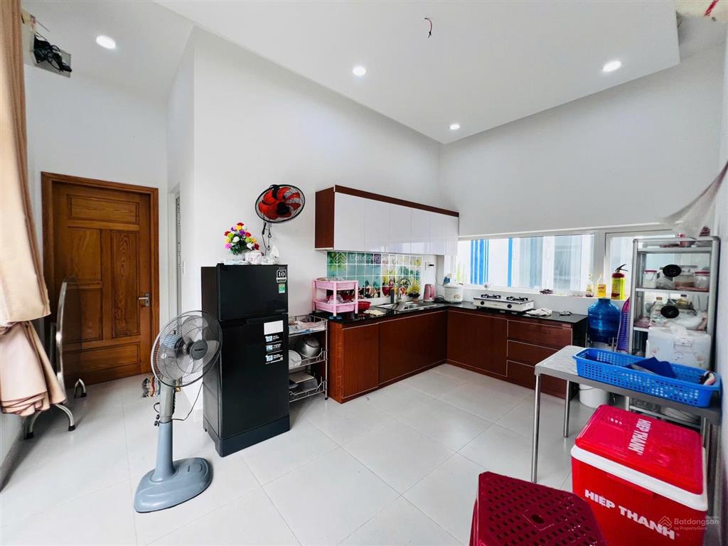 Nhà vườn góc 2 mt 962m2 sẵn 200m2 tc  sẵn căn nhà vườn hồ bơi cảnh quan đầy đủ