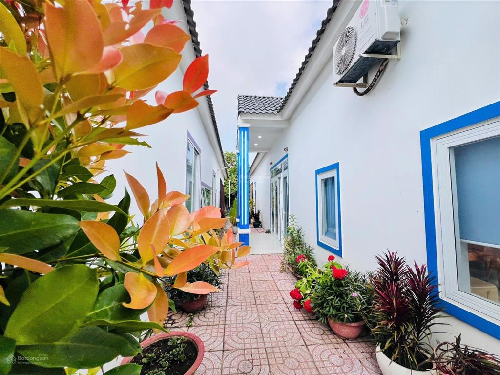 Nhà vườn góc 2 mt 962m2 sẵn 200m2 tc  sẵn căn nhà vườn hồ bơi cảnh quan đầy đủ