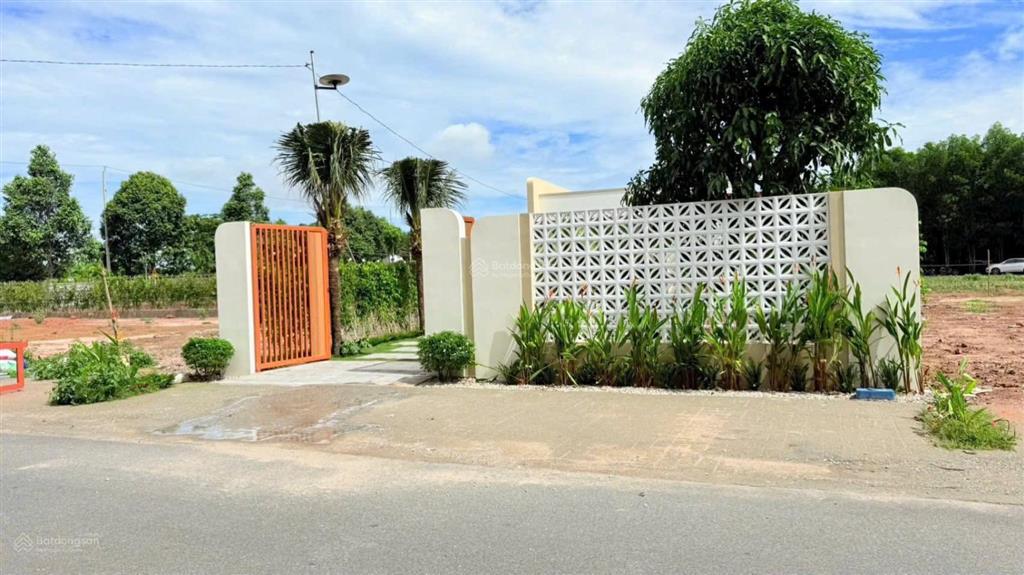 Siêu đẹp chốt ngay ạ  nhà vườn 400m2 sẵn 160m thổ cư  gần biển lộc an hồ tràm thuộc xã đất đỏ 