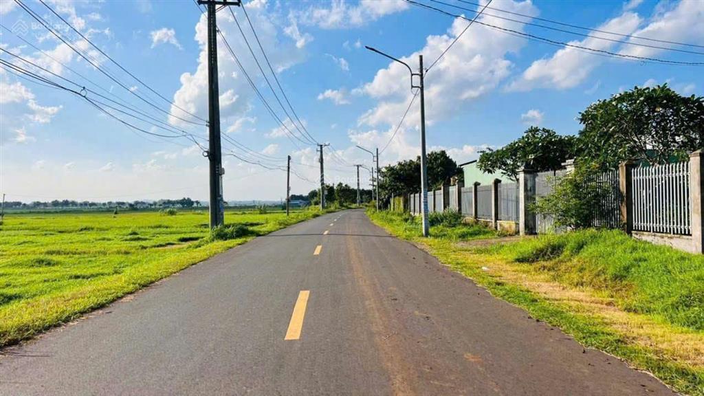 Còn duy nhất 1 lô  xây nhà siêu đẹp chỉ hơn 1 tỷ chút mặt tiền lê thánh tông  xã đất đỏ  tp hcm