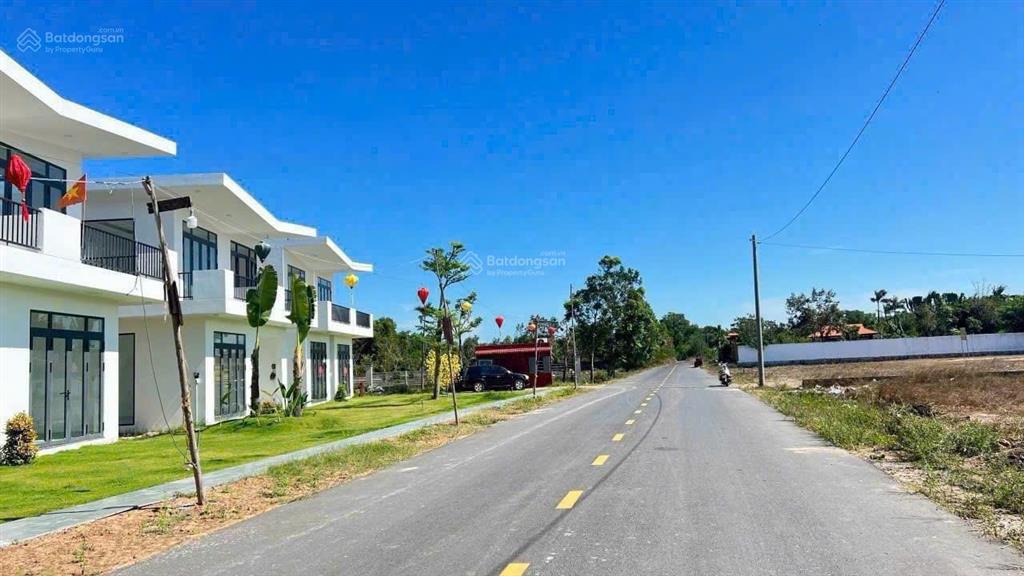Trục chính khu biệt thự phan gia xã phước hải  tp hcm cách biển chỉ 5km
