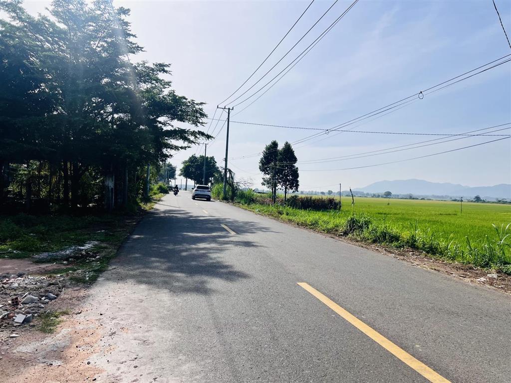 Căn này khách lấy về an cư lạc nghiệp là quá đẹp luôn ạ, ngay trung tâm xã đất đỏ  tp hcm