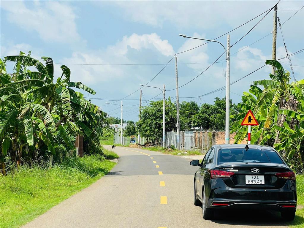 Bán lỗ  chỉ với 890 triệu có ngay lô đất cách chợ láng dài 700m  xã đất đỏ  tp hcm