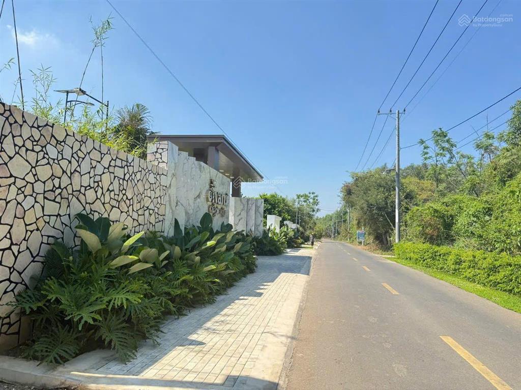 Nguyễn huệ  tuyến đường nhiều biệt thự, vila, nghỉ dưỡng nhất xã đất đỏ
