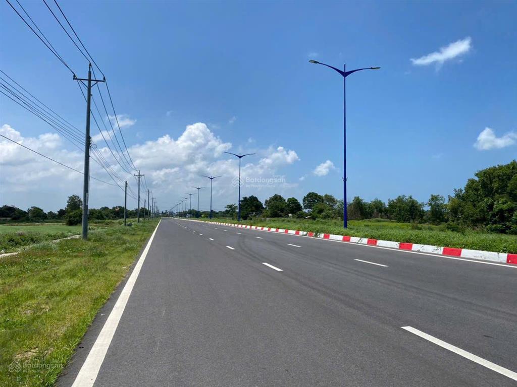 Nằm ngay trên mặt tiền đường ven biển vũng tàu  bình châu 42m 6 làn xe