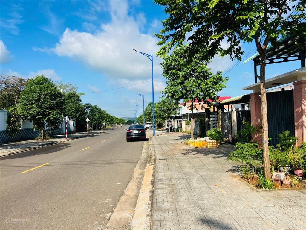Lô đất đẹp đầu tư  bán đất mặt tiền đường quy hoạch số 2 (tạ văn sáu) trấn đất đỏ