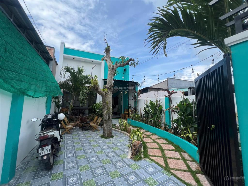Lên căn nhà đẹp cách chợ đất đỏ 500m  đầy đủ nội thất dọn vào ở ngay