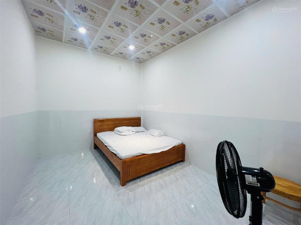 Lên căn nhà đẹp cách chợ đất đỏ 500m  đầy đủ nội thất dọn vào ở ngay