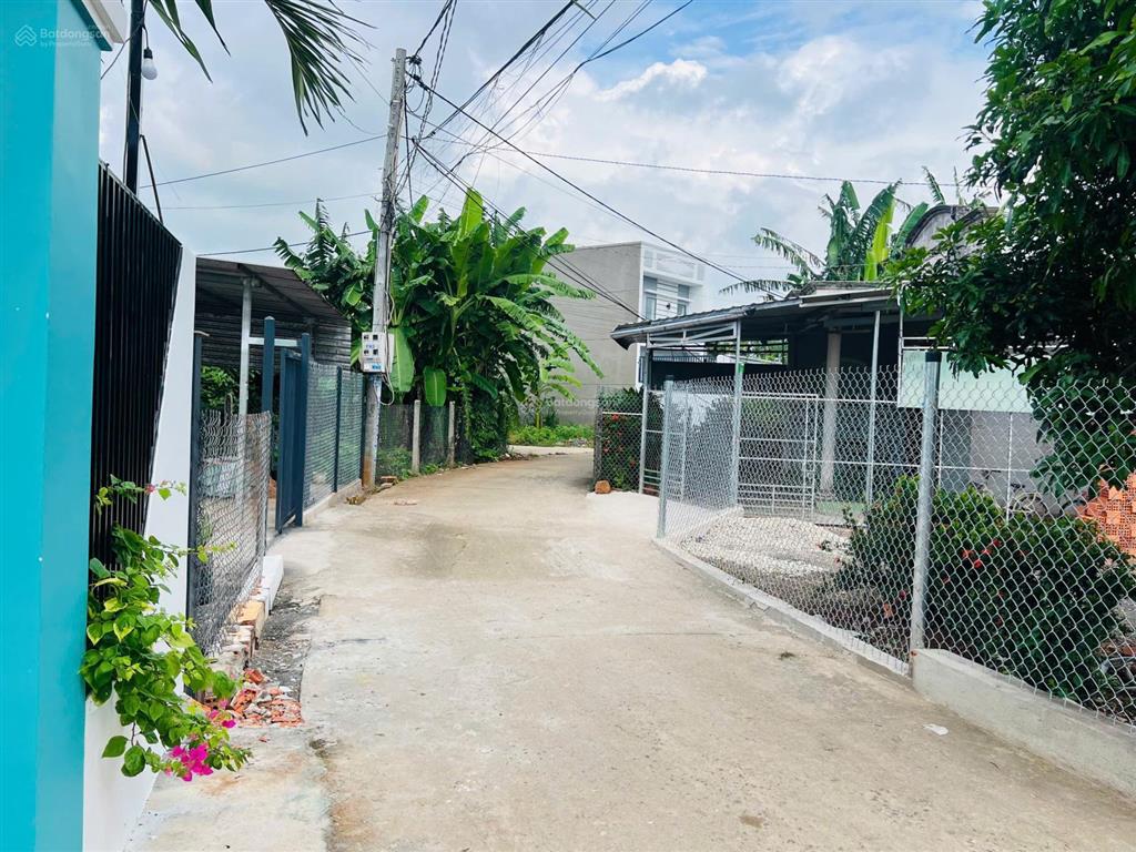 Lên căn nhà đẹp cách chợ đất đỏ 500m  đầy đủ nội thất dọn vào ở ngay