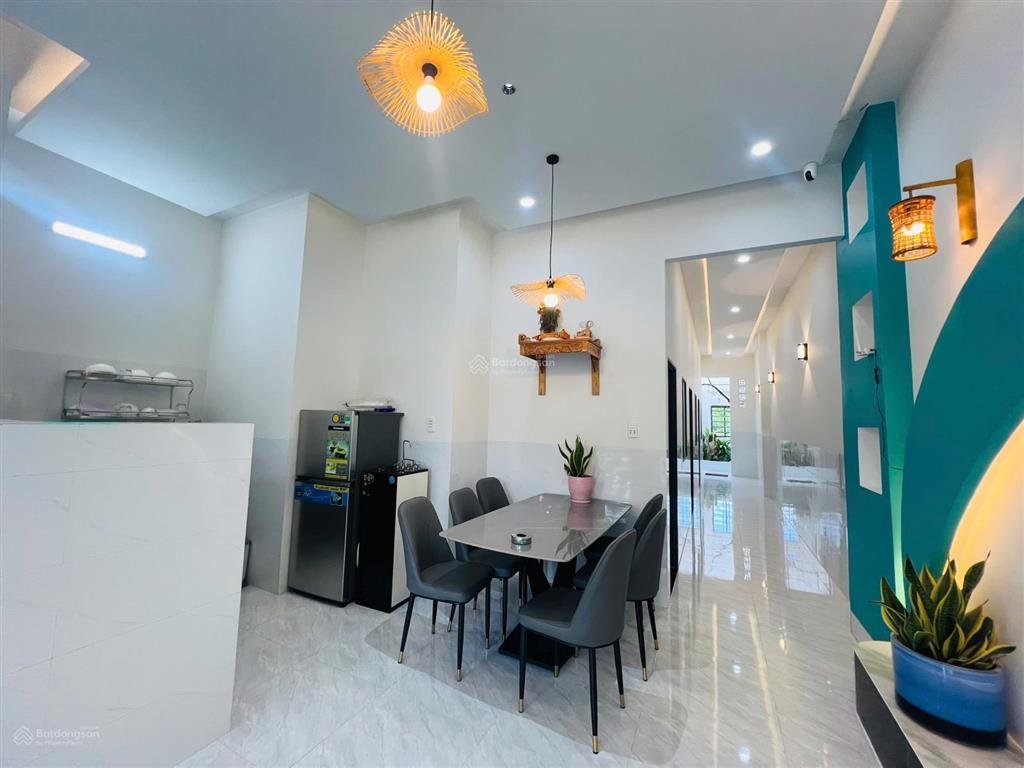 Lên căn nhà đẹp cách chợ đất đỏ 500m  đầy đủ nội thất dọn vào ở ngay