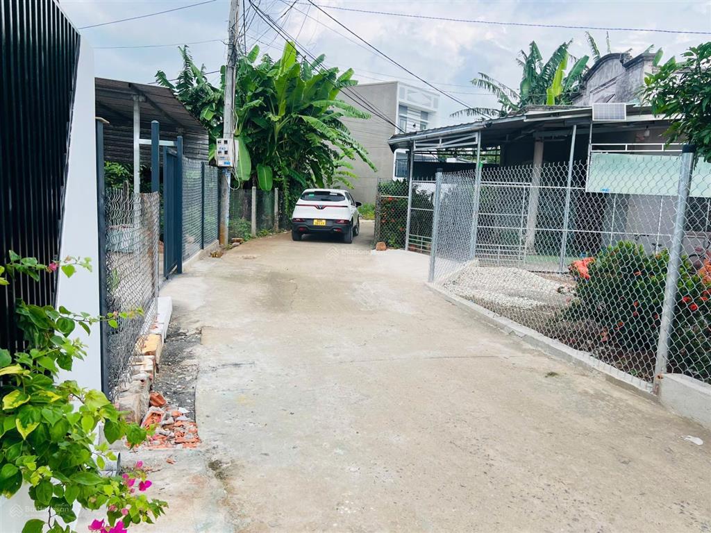 Lên căn nhà đẹp cách chợ đất đỏ 500m  đầy đủ nội thất dọn vào ở ngay