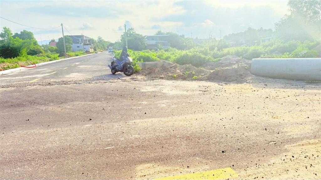 Lô góc tái định cư kim liên, xã phước hải, tp. hồ chí minh  cách biển 3km