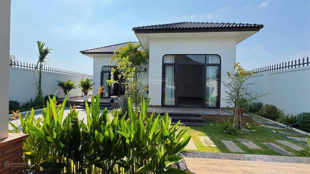 Bán nhà vườn mái nhật siêu đẹp 14m mặt đường nhựa  xã đất đỏ  tp hcm chỉ 3 tỷ 2