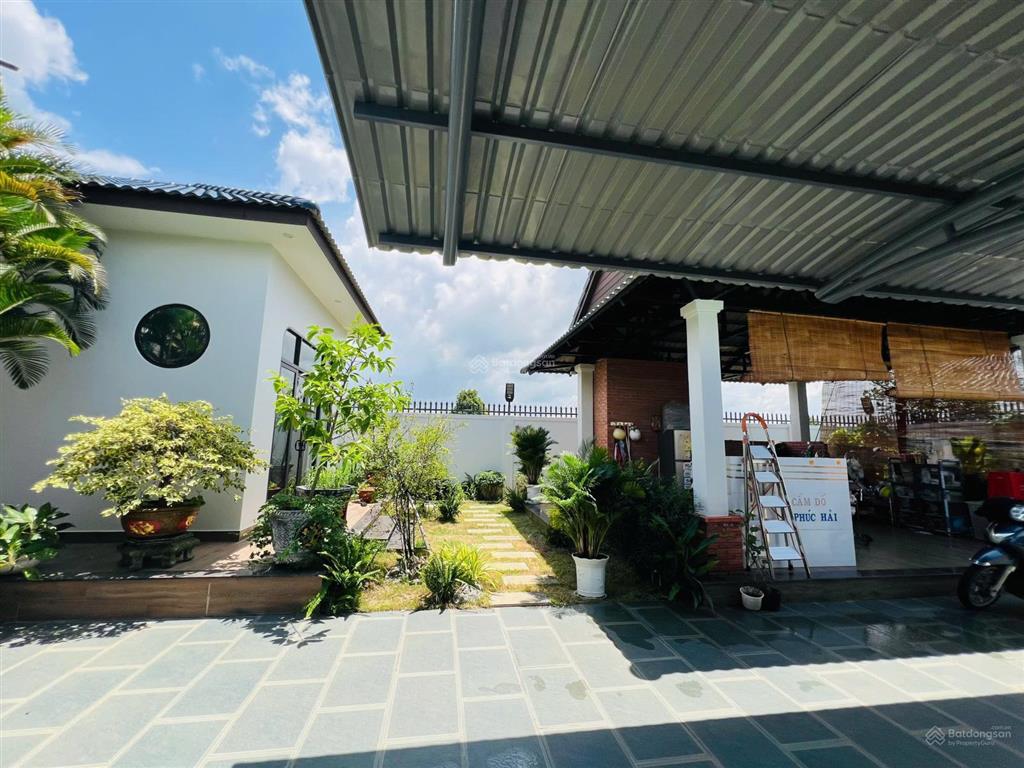 Bán nhà vườn mái nhật siêu đẹp 14m mặt đường nhựa  xã đất đỏ  tp hcm chỉ 3 tỷ 2