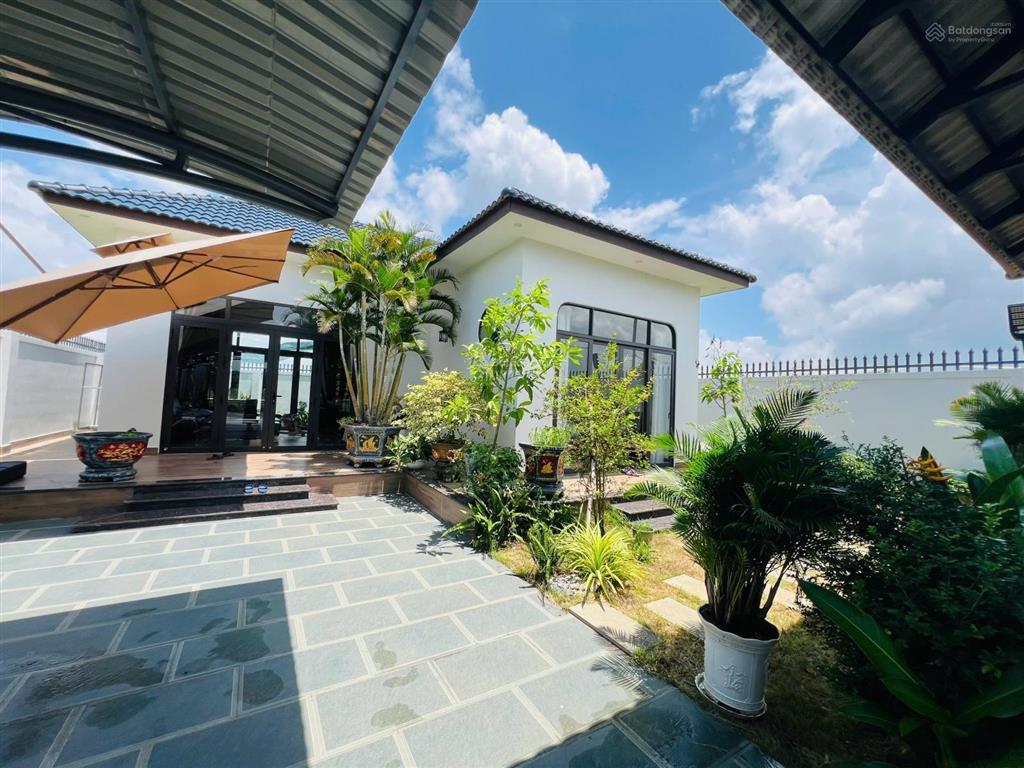 Bán nhà vườn mái nhật siêu đẹp 14m mặt đường nhựa  xã đất đỏ  tp hcm chỉ 3 tỷ 2
