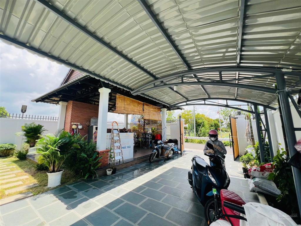 Bán nhà vườn mái nhật siêu đẹp 14m mặt đường nhựa  xã đất đỏ  tp hcm chỉ 3 tỷ 2