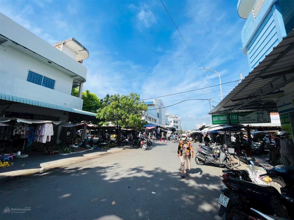 Vị trí sinh ra vàng! góc 3 mặt tiền chợ phước hải!!! kinh doanh siêu đắt địa