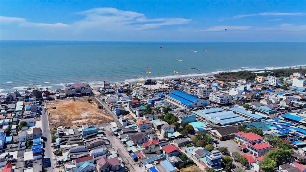 Vị trí sinh ra vàng! góc 3 mặt tiền chợ phước hải!!! kinh doanh siêu đắt địa